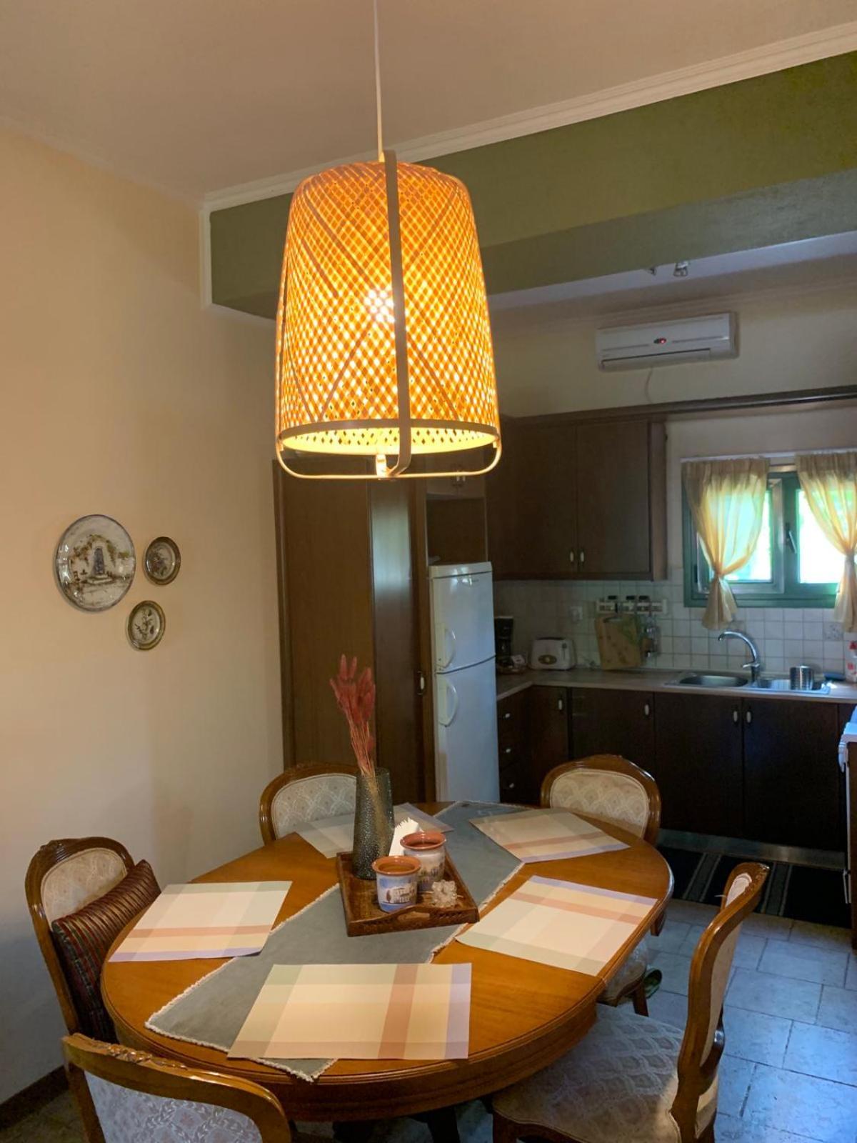 The Lake House" -Trichonida Lake Marathias  Buitenkant foto